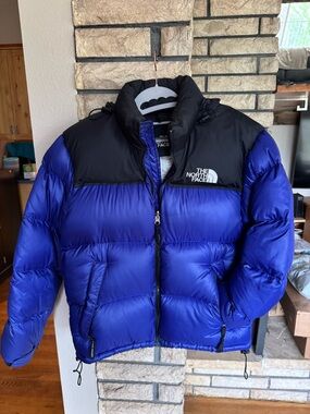 The North Face Men’s Puffer Jacket in Blue and Black